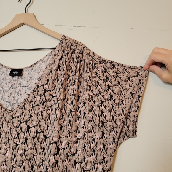 Mossimo | Scoop Neck Tee - Picture 2 of 5